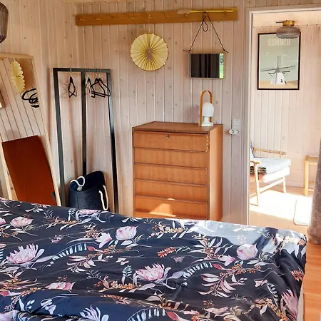 Casa de Férias Colourful In Near The North Sea Løkken